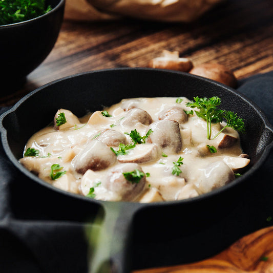 Feine Champignons in Sahnesauce