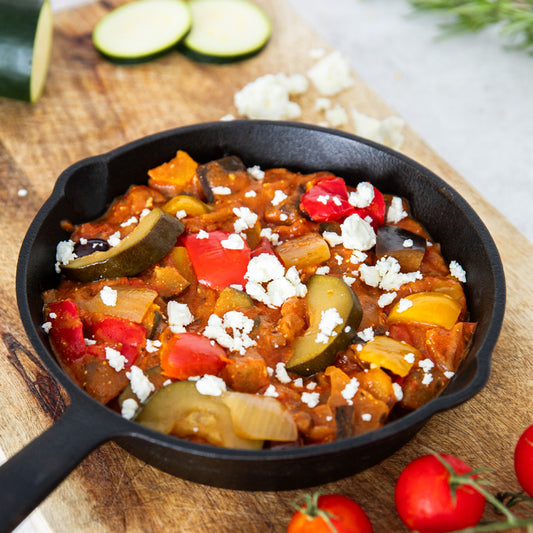 Griechische Gemüsepfanne mit Hirtenkäse und Reis