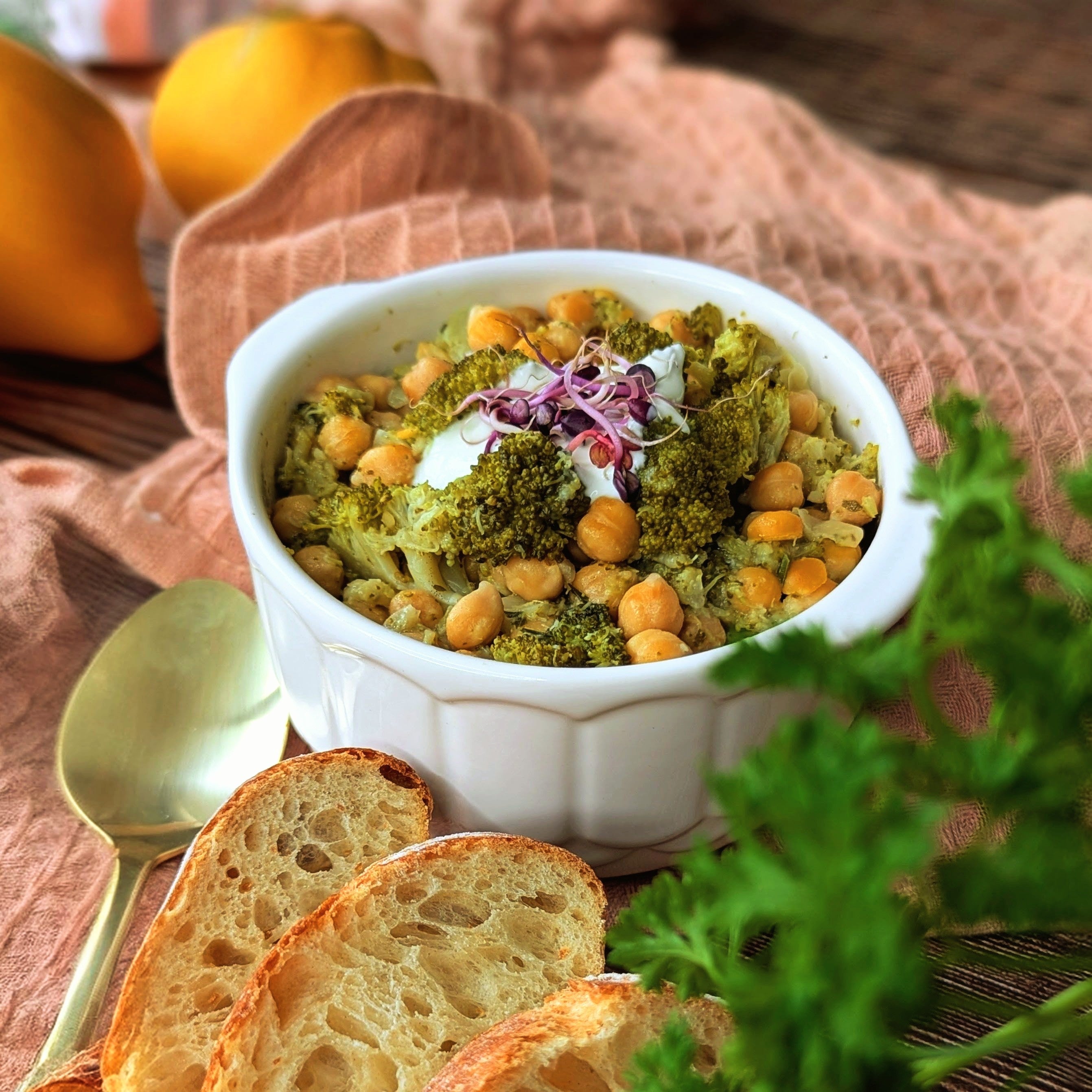 Kichererbsen-Broccoli-Pfanne mit Reis